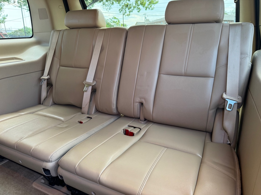 Photo 24 of this CHEVROLET TAHOE