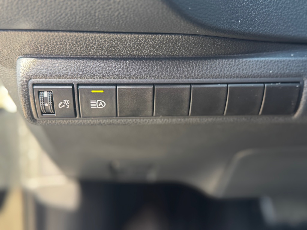 Photo 9 of this TOYOTA COROLLA