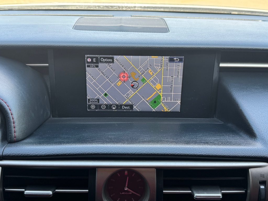 Photo 22 of this LEXUS IS 200T