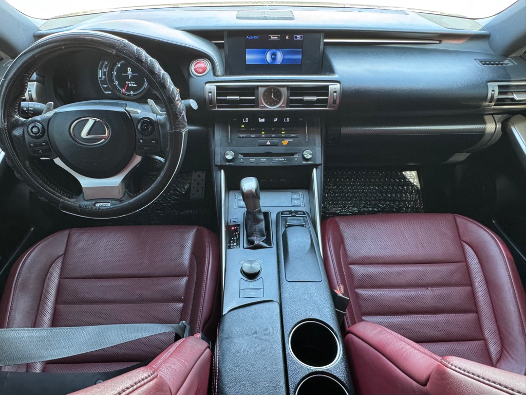 Photo 17 of this LEXUS IS 200T
