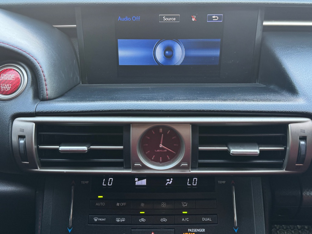 Photo 20 of this LEXUS IS 200T