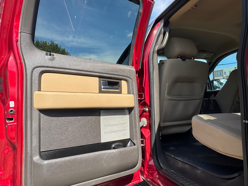 Photo 23 of this FORD F-150