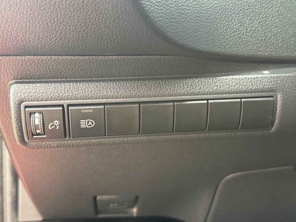 Photo 8 of this TOYOTA COROLLA