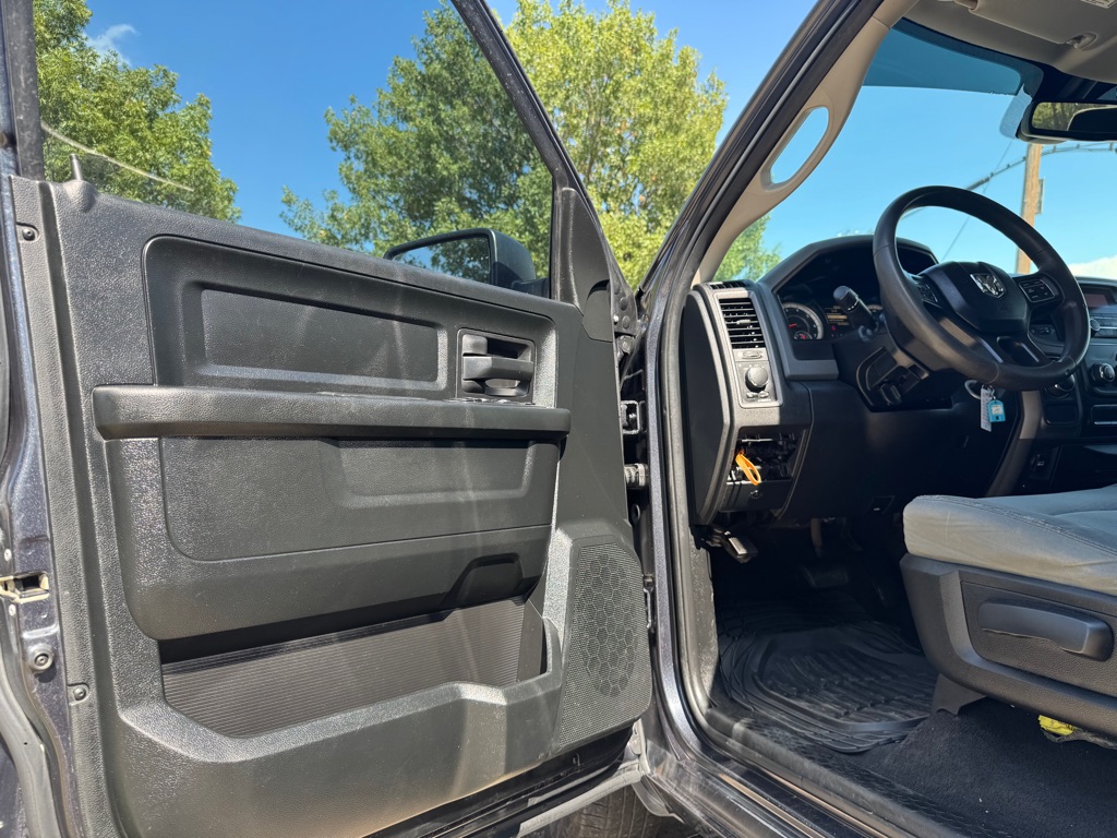 Photo 5 of this RAM 1500