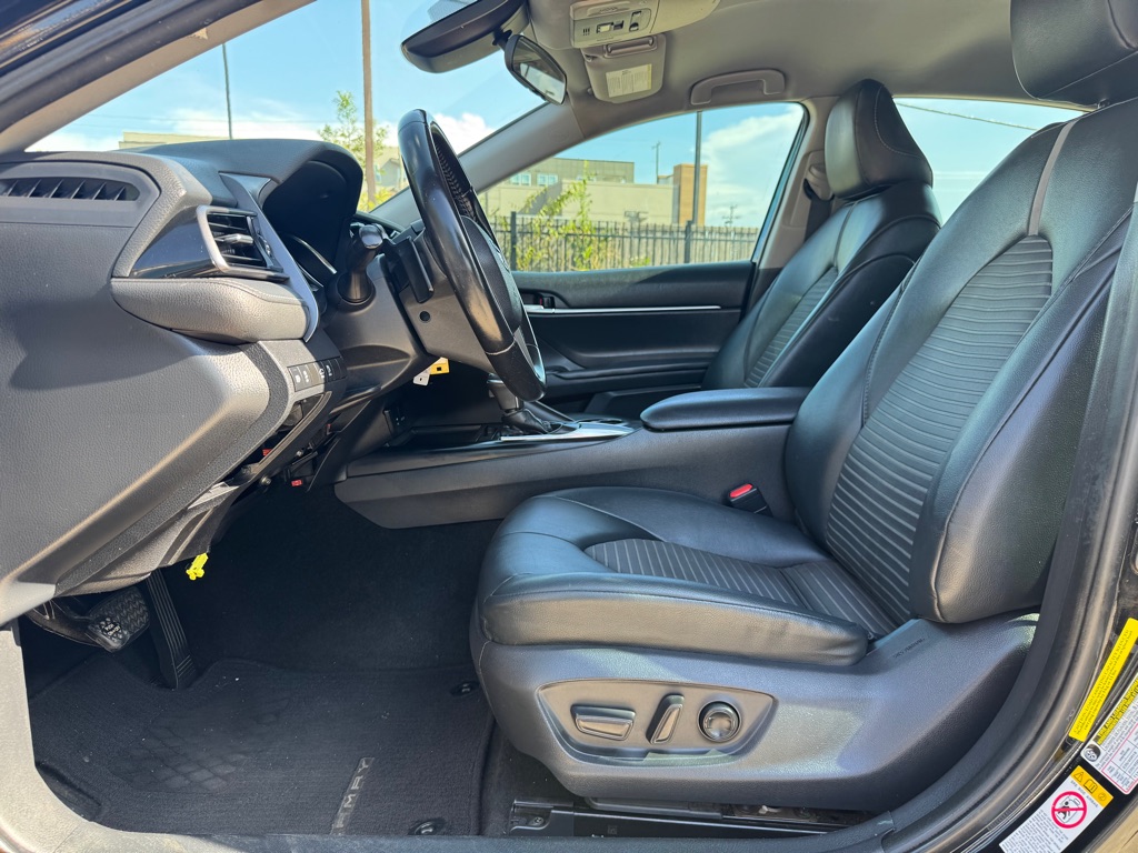 Photo 7 of this TOYOTA CAMRY