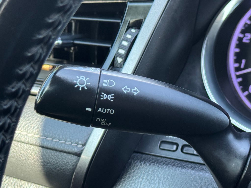 Photo 13 of this TOYOTA CAMRY
