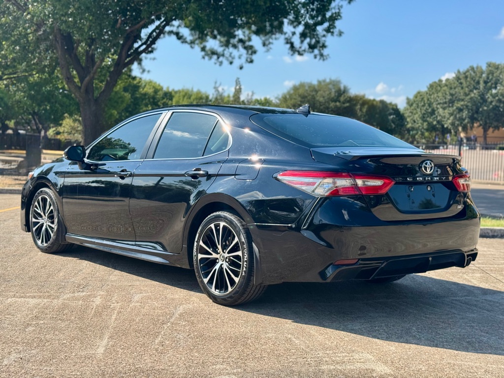 Photo 4 of this TOYOTA CAMRY