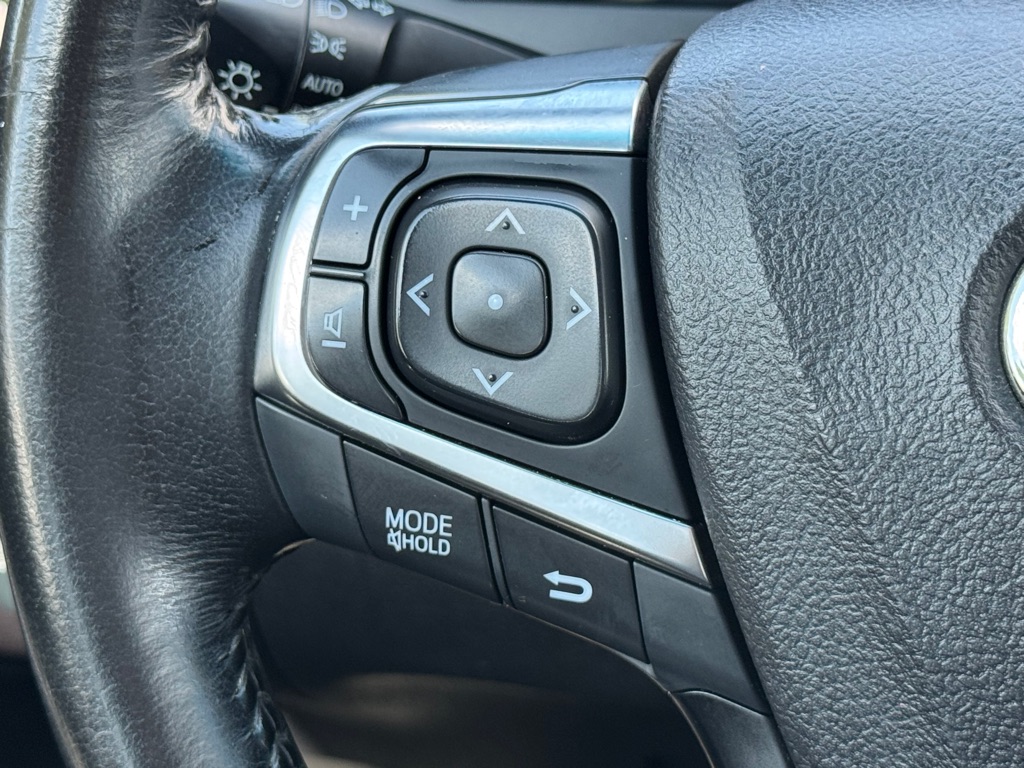 Photo 11 of this TOYOTA CAMRY