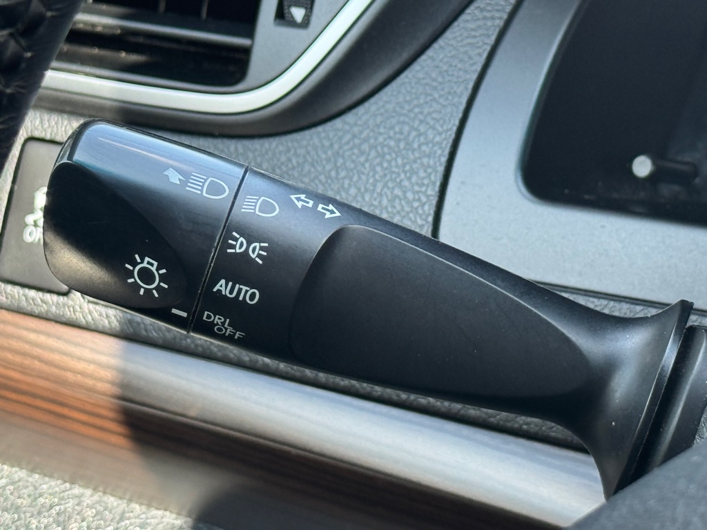 Photo 13 of this TOYOTA CAMRY