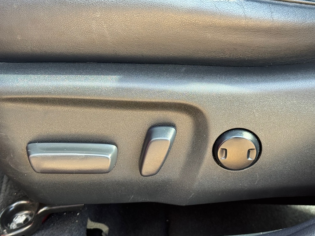 Photo 8 of this TOYOTA CAMRY