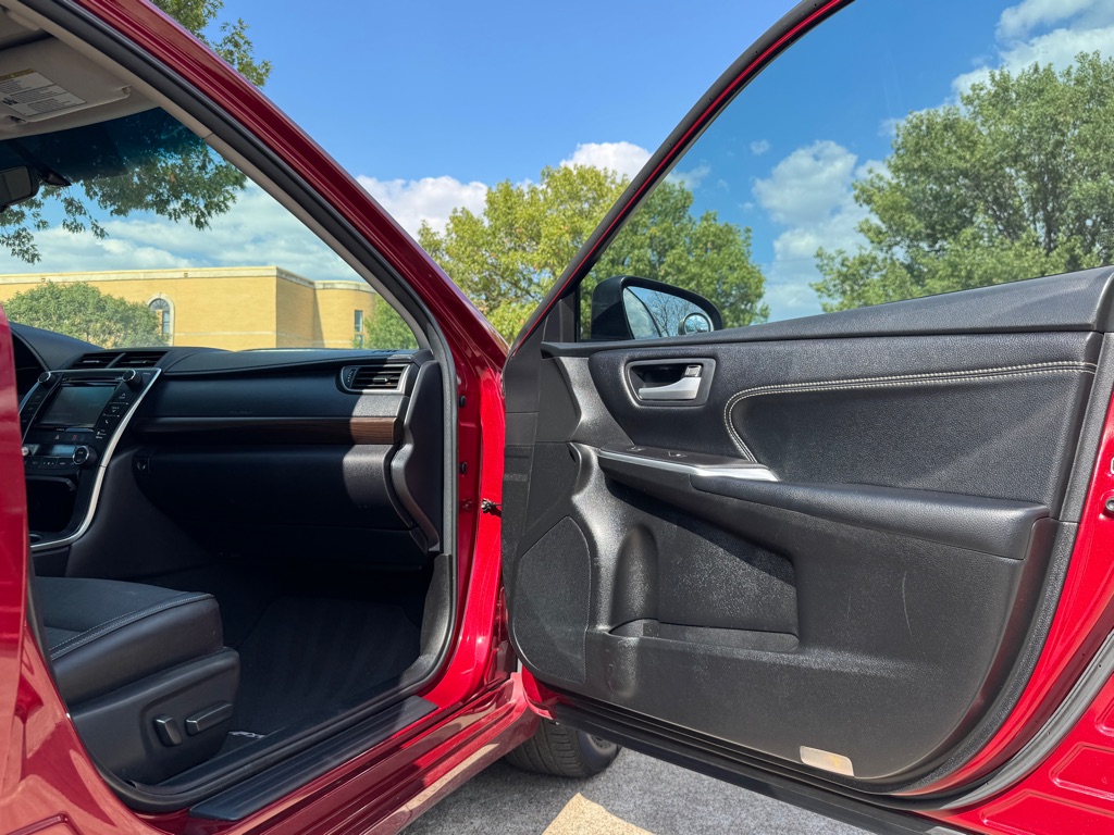 Photo 27 of this TOYOTA CAMRY