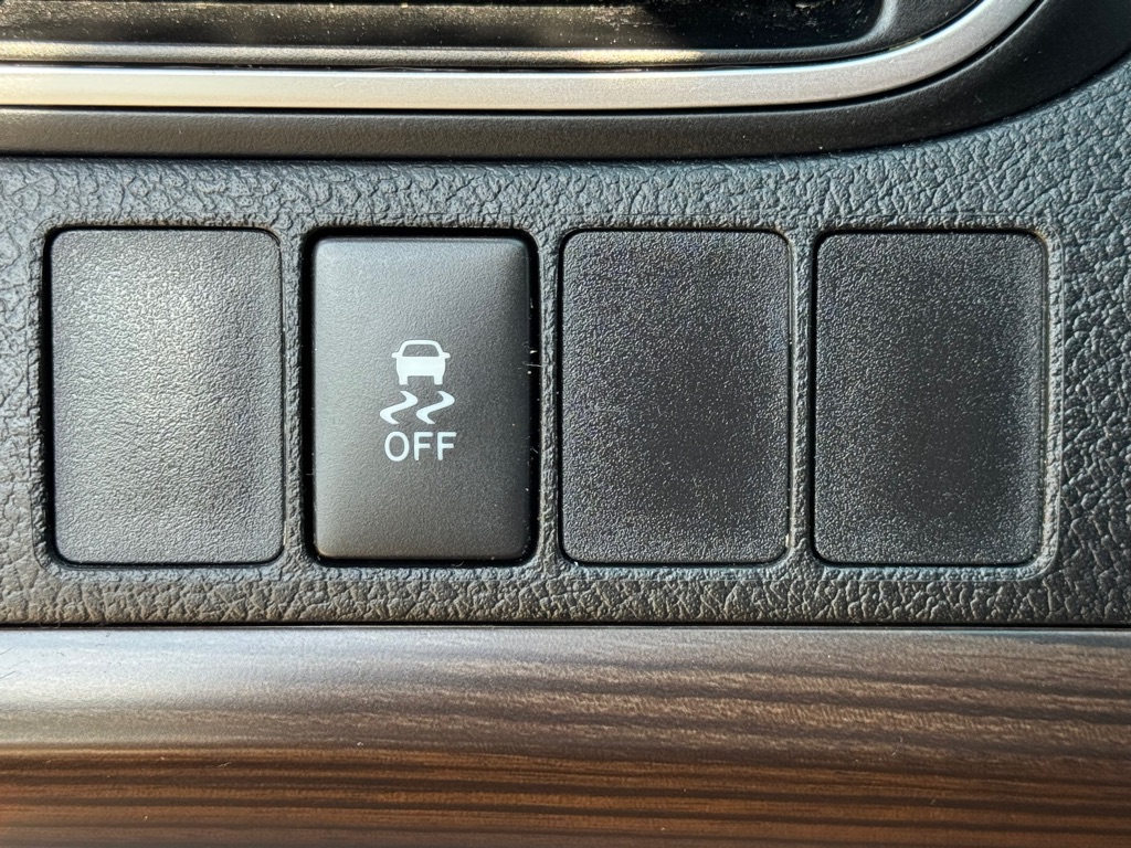Photo 9 of this TOYOTA CAMRY