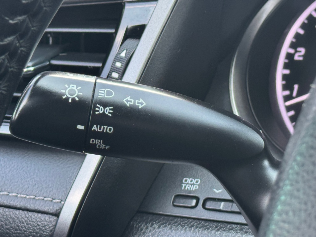 Photo 12 of this TOYOTA CAMRY