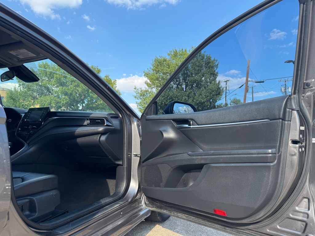Photo 27 of this TOYOTA CAMRY