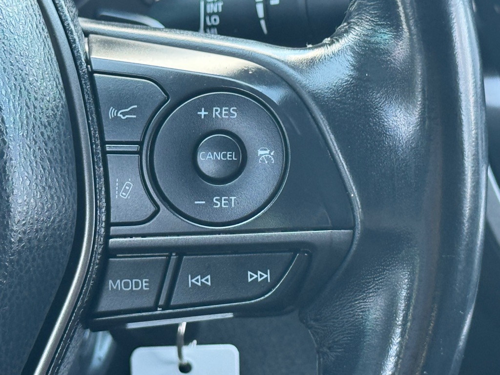 Photo 11 of this TOYOTA CAMRY