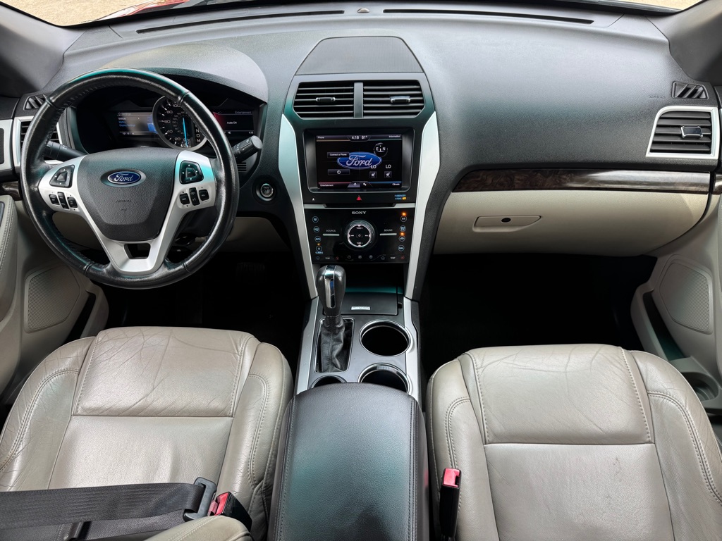 Photo 16 of this FORD EXPLORER