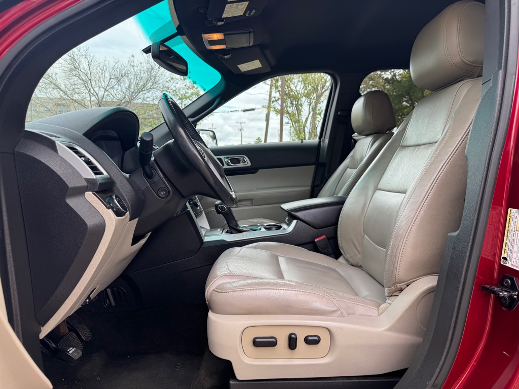 Photo 7 of this FORD EXPLORER