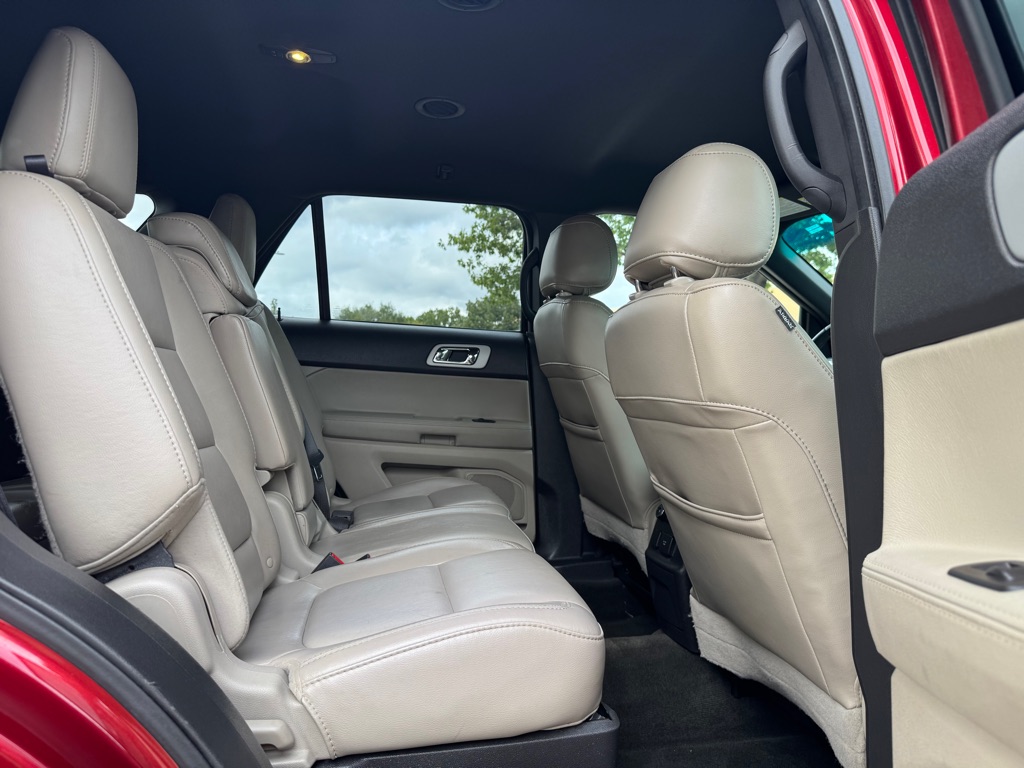 Photo 29 of this FORD EXPLORER