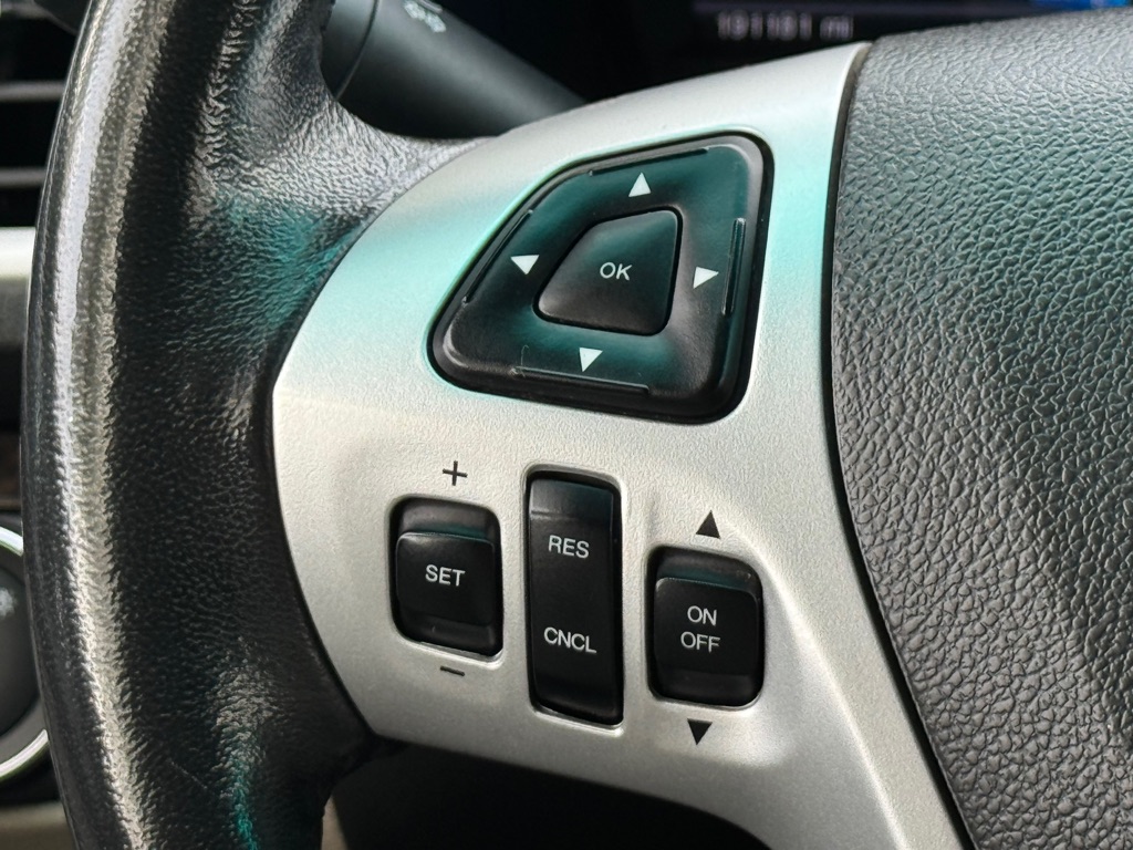 Photo 11 of this FORD EXPLORER