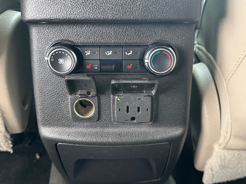 Photo 24 of this FORD EXPLORER