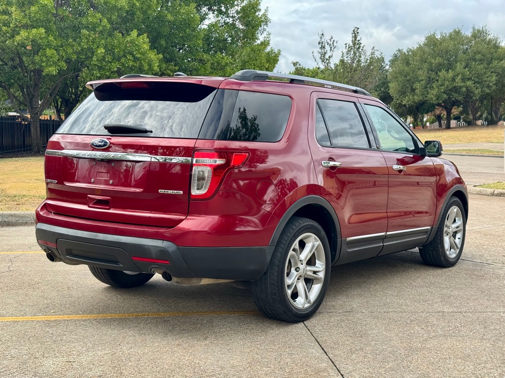 Photo 3 of this FORD EXPLORER