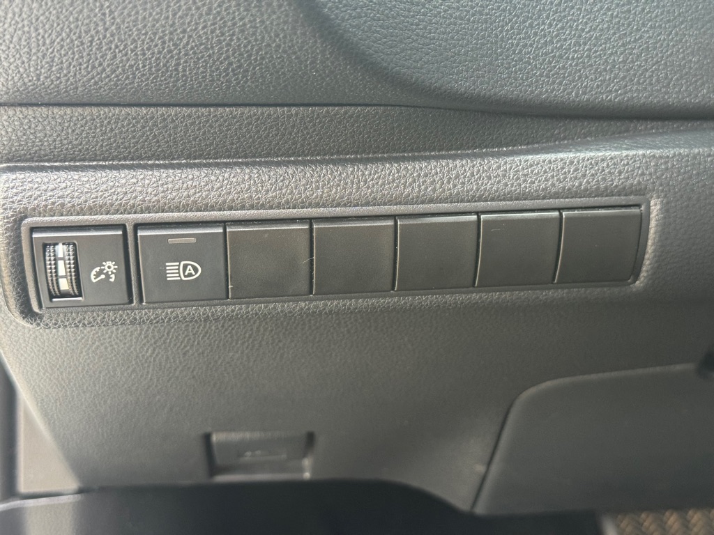 Photo 8 of this TOYOTA COROLLA