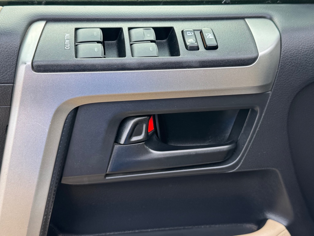 Photo 8 of this TOYOTA 4RUNNER