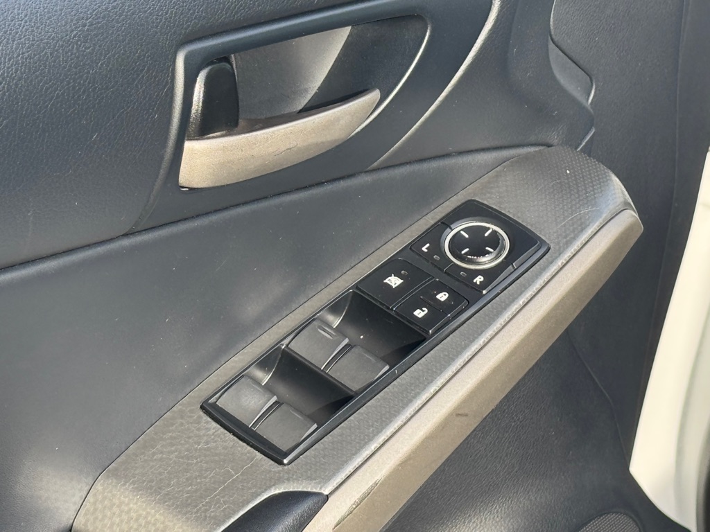 Photo 6 of this LEXUS IS 200T