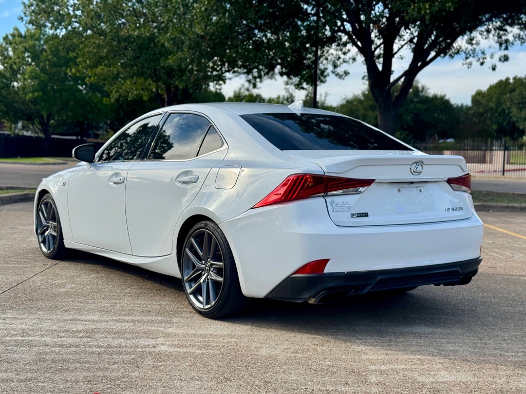Photo 4 of this LEXUS IS 200T