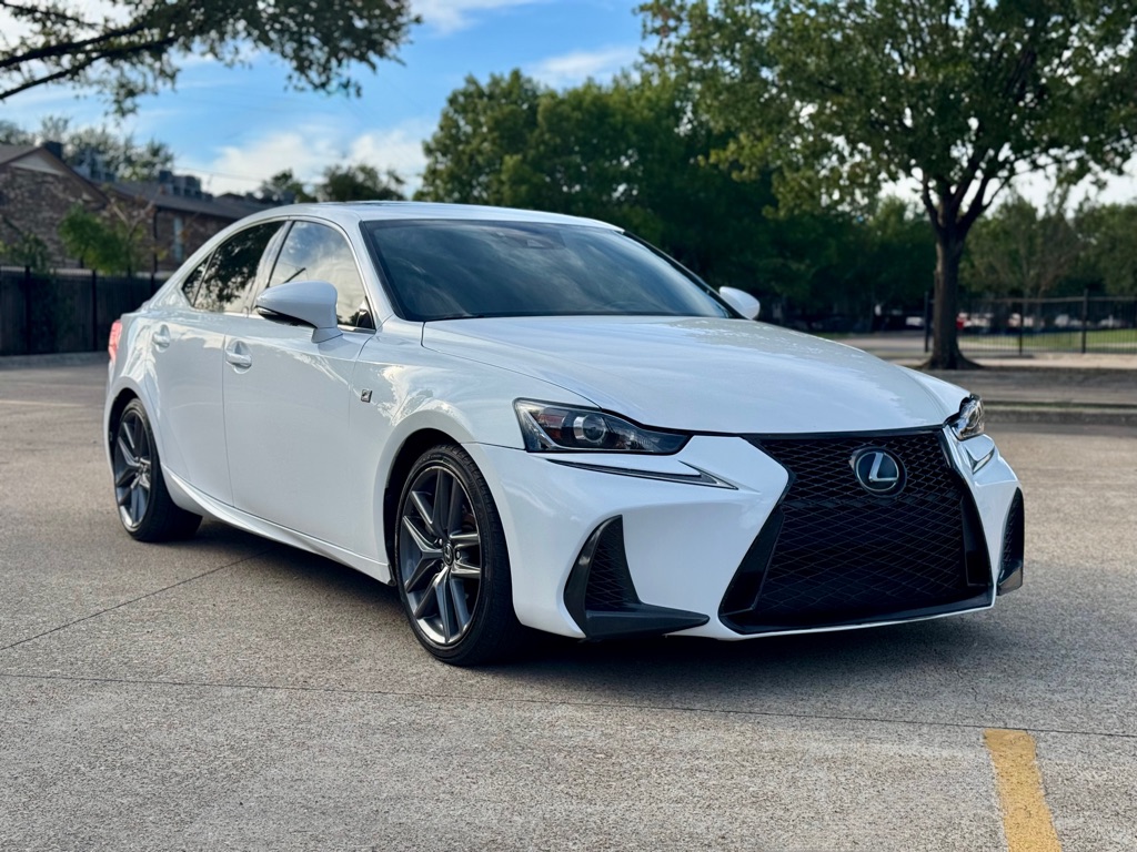 Photo 2 of this LEXUS IS 200T