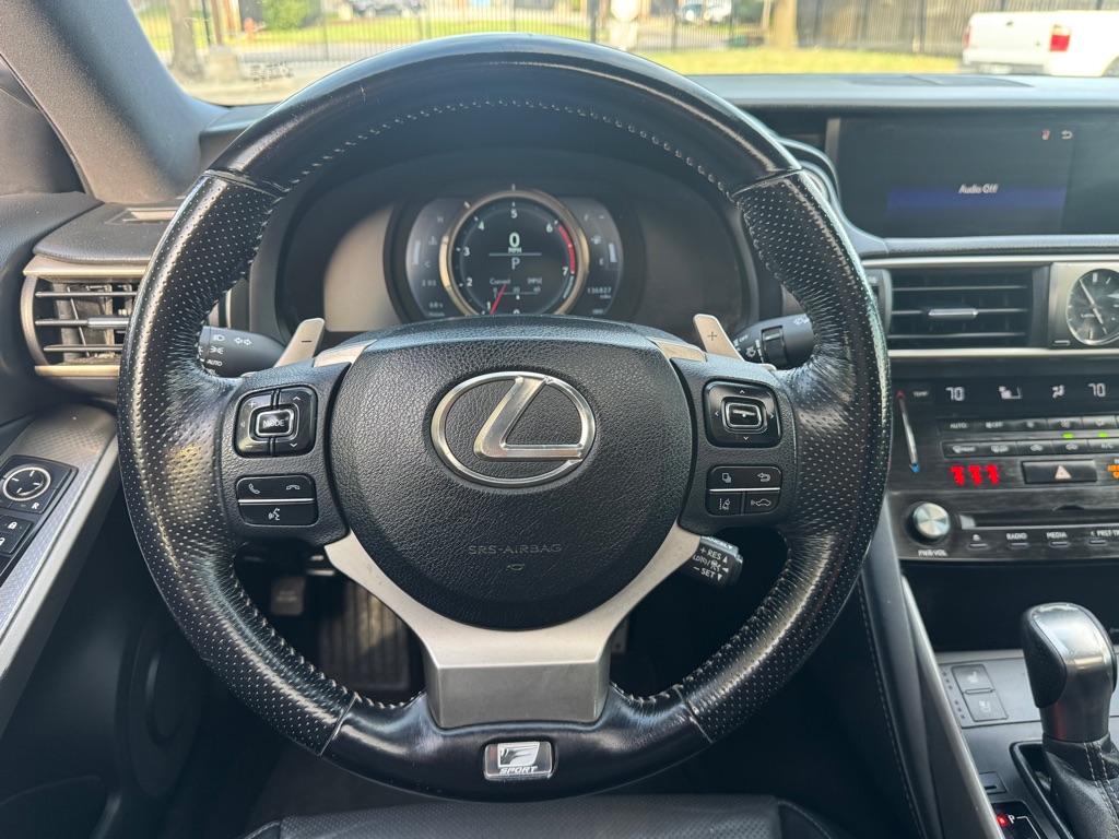 Photo 12 of this LEXUS IS 200T