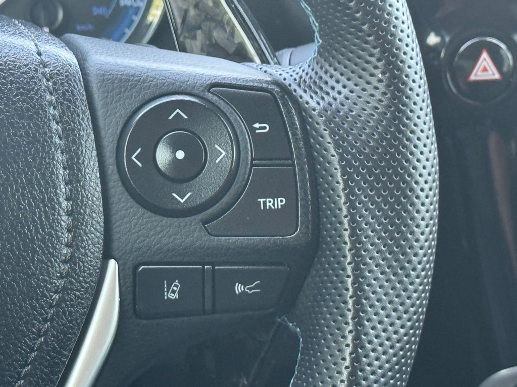 Photo 13 of this TOYOTA COROLLA