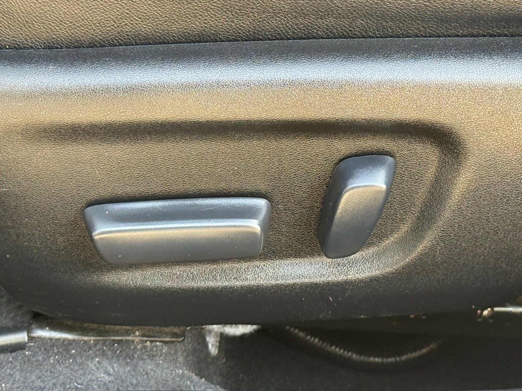 Photo 9 of this TOYOTA COROLLA