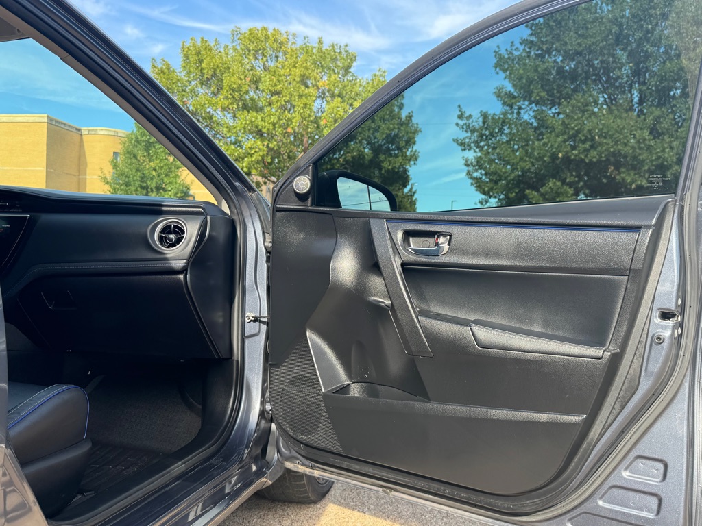 Photo 29 of this TOYOTA COROLLA