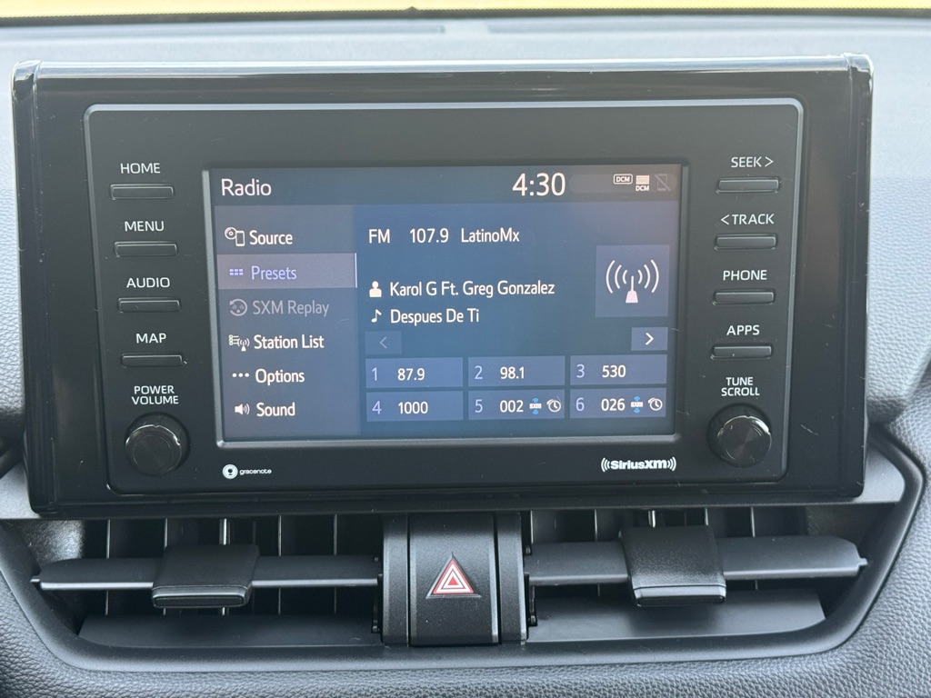 Photo 21 of this TOYOTA RAV4 HYBRID