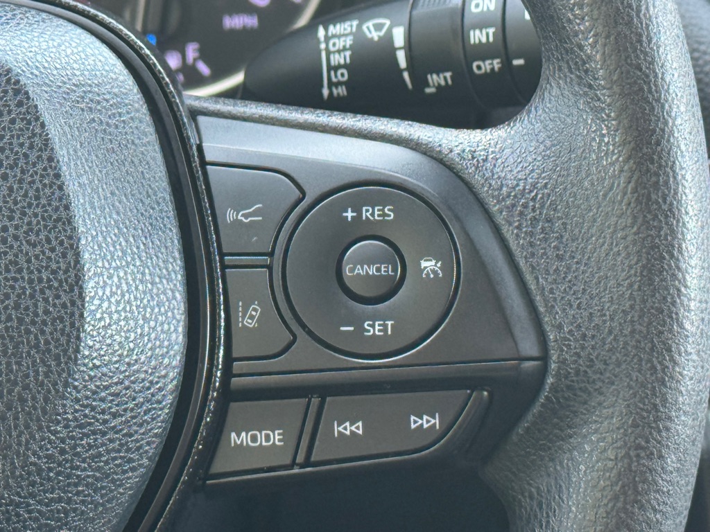 Photo 14 of this TOYOTA RAV4 HYBRID