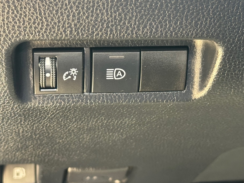 Photo 11 of this TOYOTA RAV4 HYBRID