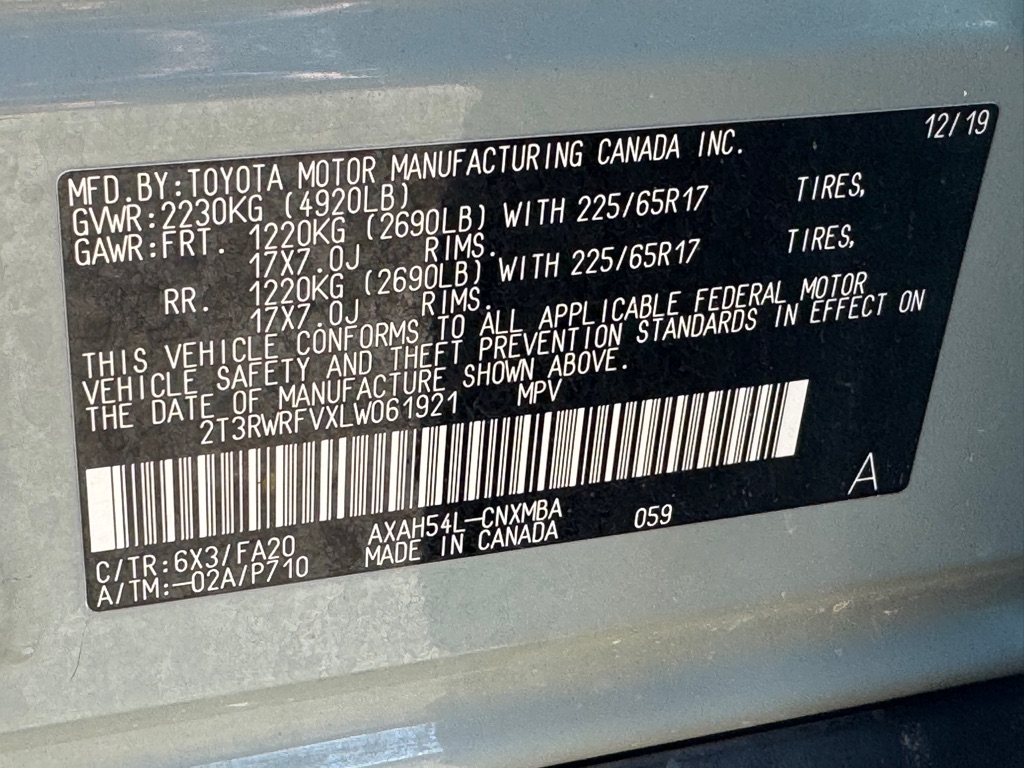 Photo 33 of this TOYOTA RAV4 HYBRID