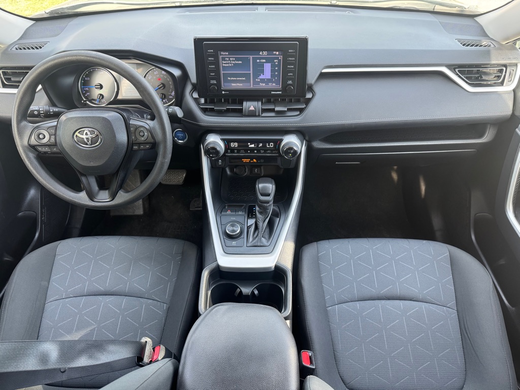 Photo 18 of this TOYOTA RAV4 HYBRID
