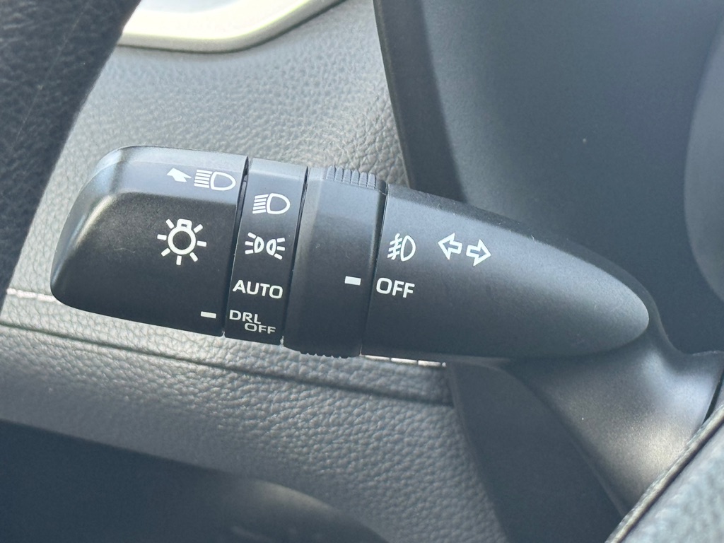 Photo 15 of this TOYOTA RAV4 HYBRID
