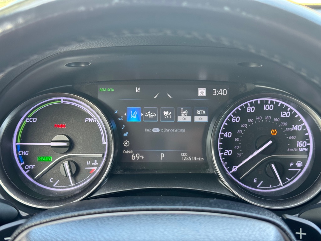 Photo 16 of this TOYOTA CAMRY HYBRID