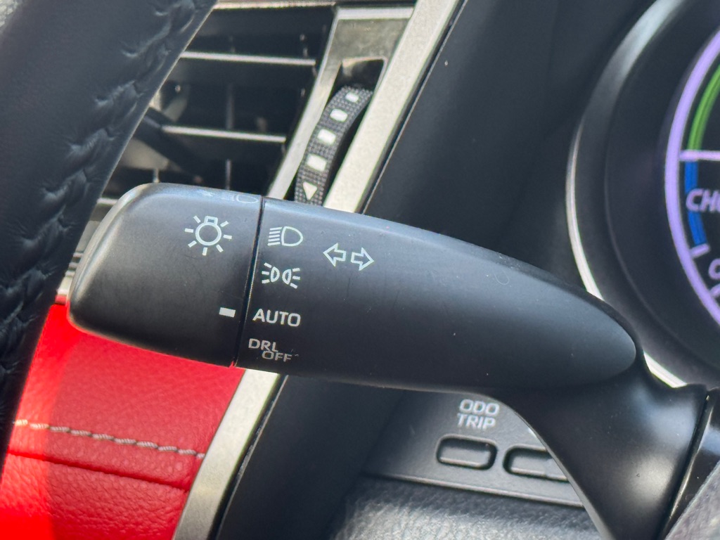 Photo 14 of this TOYOTA CAMRY HYBRID