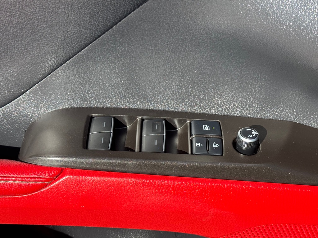 Photo 8 of this TOYOTA CAMRY HYBRID