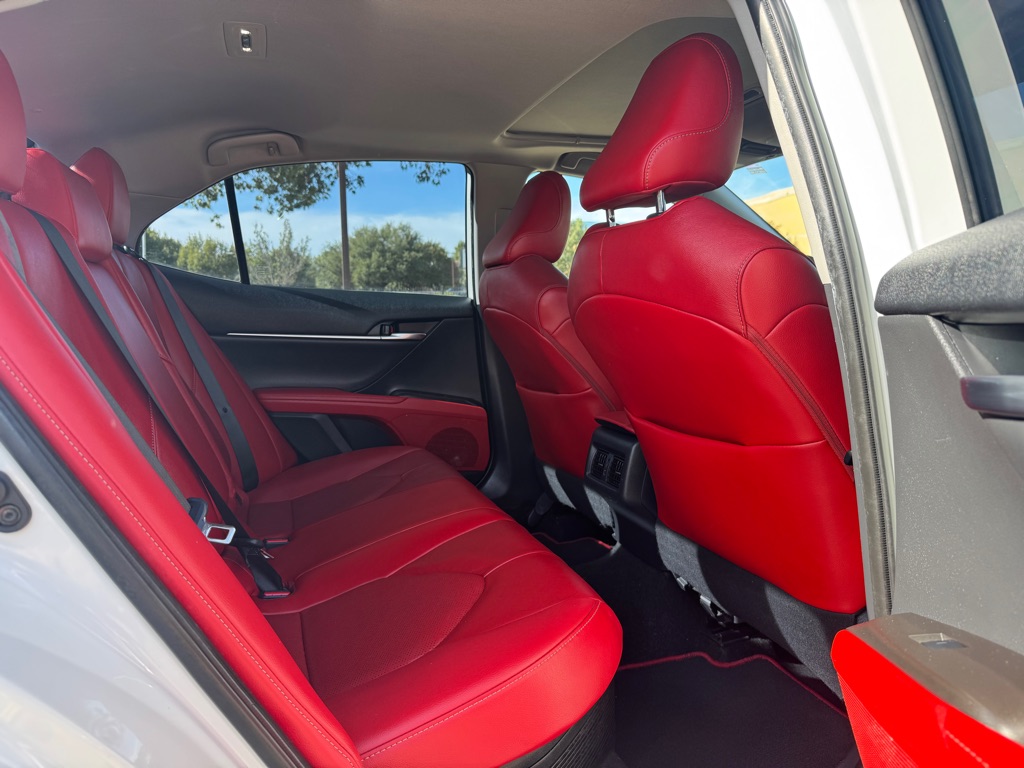 Photo 28 of this TOYOTA CAMRY HYBRID