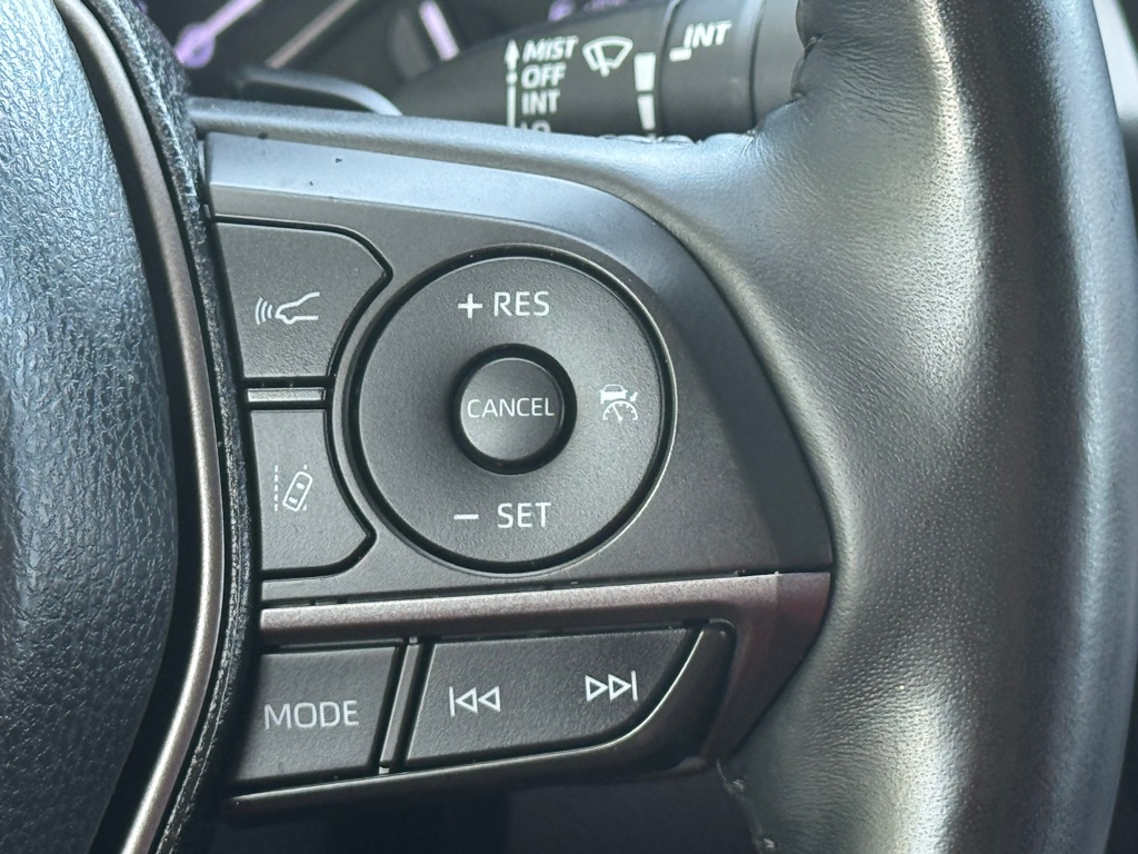Photo 13 of this TOYOTA CAMRY HYBRID