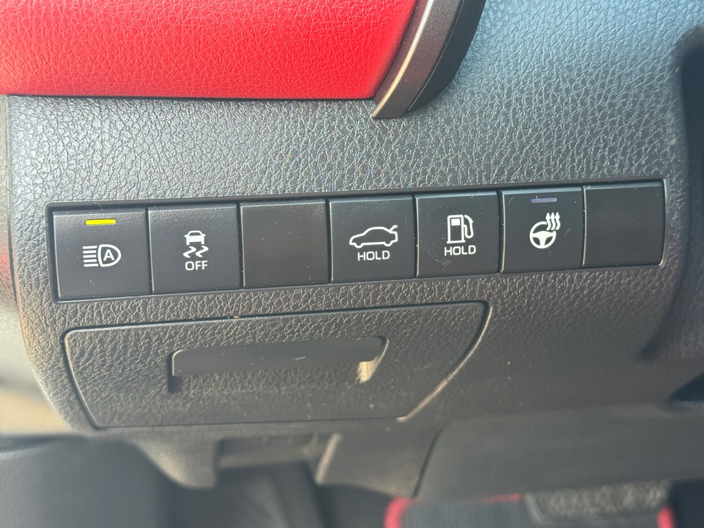 Photo 10 of this TOYOTA CAMRY HYBRID