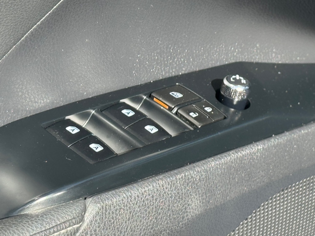 Photo 8 of this TOYOTA CAMRY