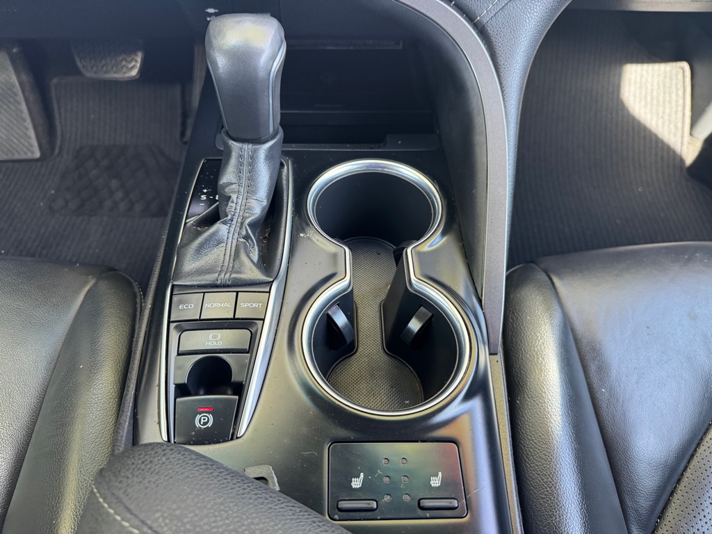 Photo 18 of this TOYOTA CAMRY