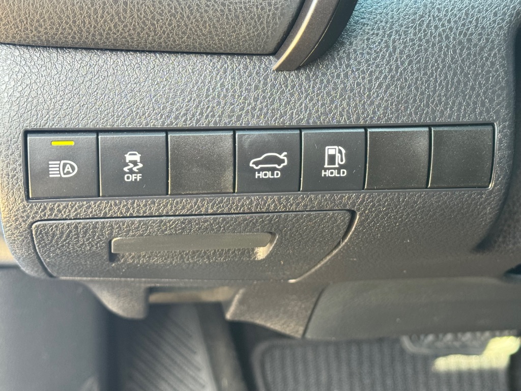 Photo 11 of this TOYOTA CAMRY