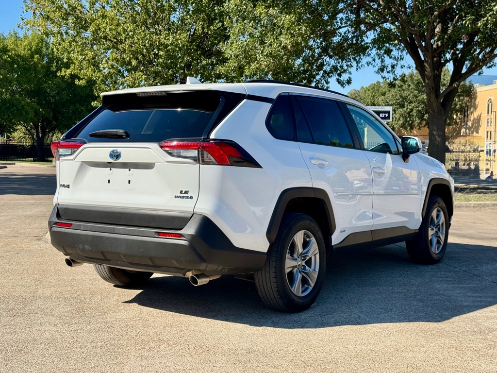 Photo 3 of this TOYOTA RAV4 HYBRID